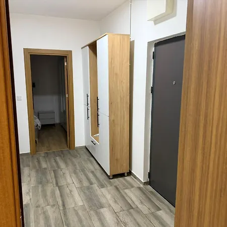 Es * Podgorica